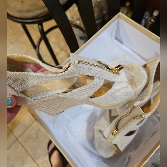 Michael Kors size 6 Damita Wedge Sandals - Picture 6 of 7
